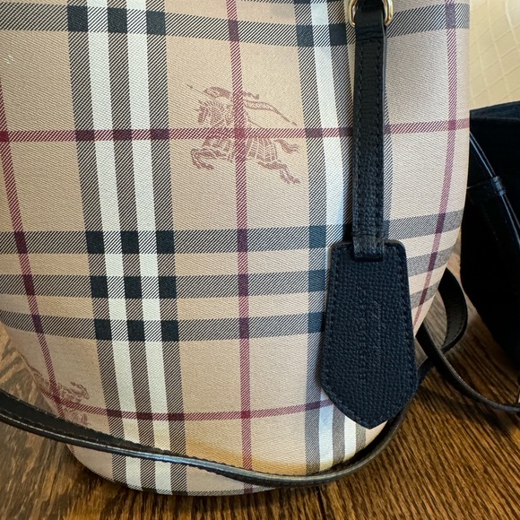 BURBERRY HAYMARKET CHECK COLOURS LORNE BUCKET CROSSBODY - Picture 3 of 14